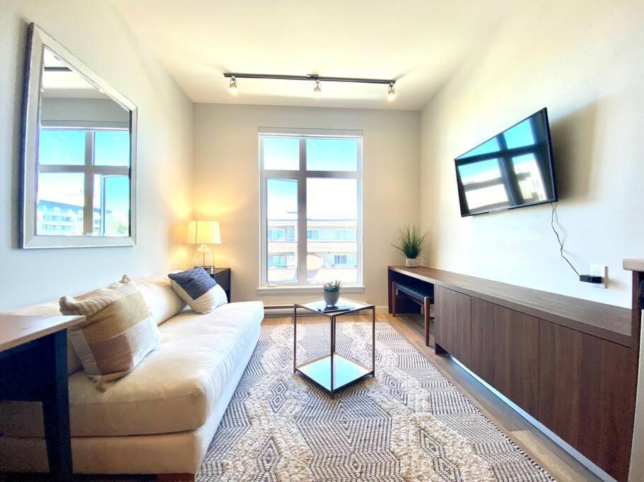 Lovely Brand New Condo Sidney Exterior foto
