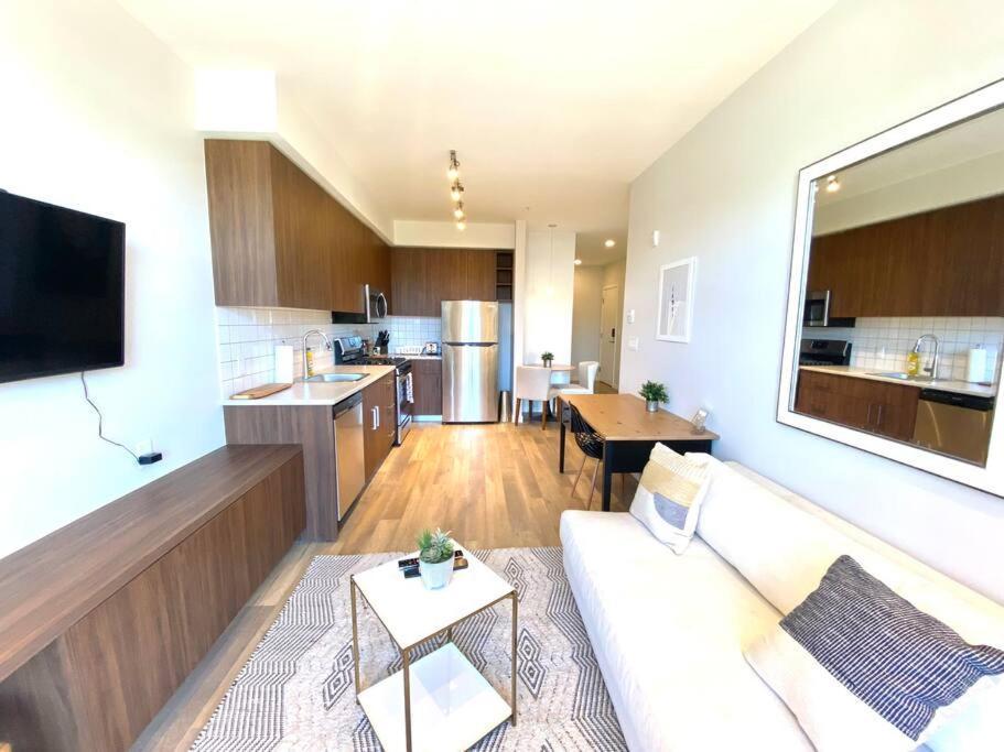 Lovely Brand New Condo Sidney Exterior foto